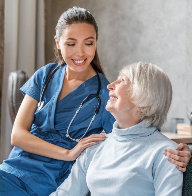 enfermeras para adultos mayores